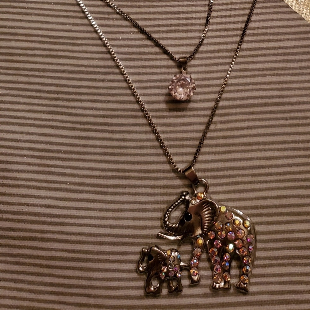 NWT 2 layered Betsey Johnson Elephant Necklace